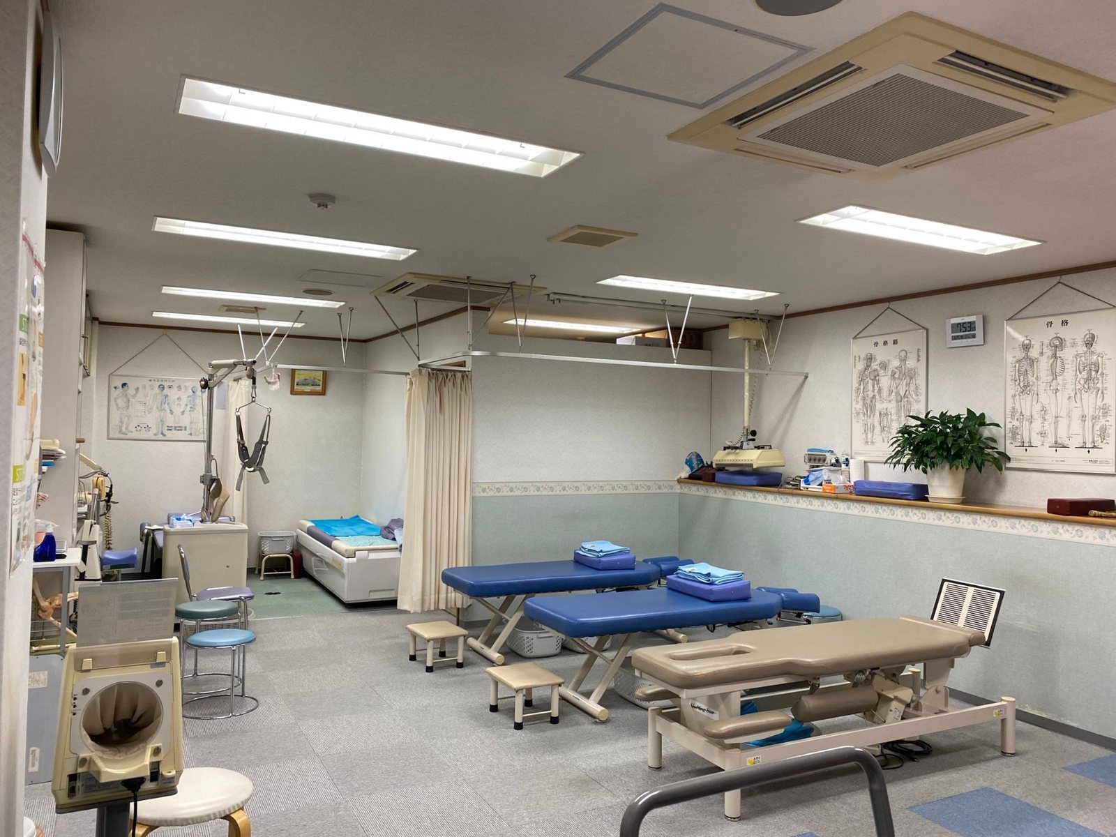 清潔で明るい施術室